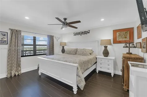 3100 NE 48th Street Fort Lauderdale FL 33308