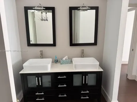150 Ocean Lane Drive Key Biscayne FL 33149