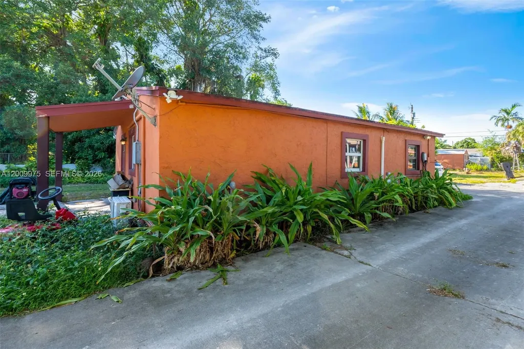 4351 SW 25th Street Fort Lauderdale FL 33317