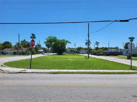 300 SW 6 Street Homestead FL 33030