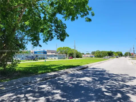 300 SW 6 Street Homestead FL 33030