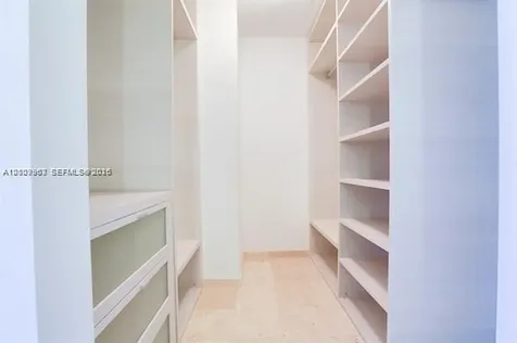 68 SE 6th Street Miami FL 33131