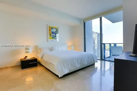 68 SE 6th Street Miami FL 33131