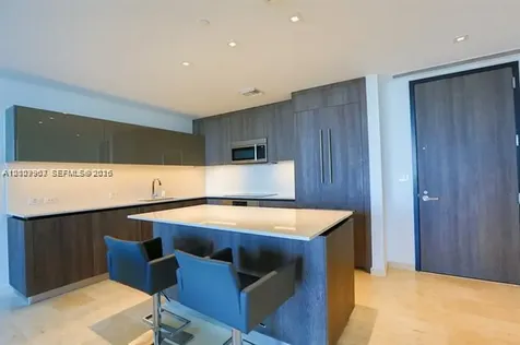 68 SE 6th Street Miami FL 33131