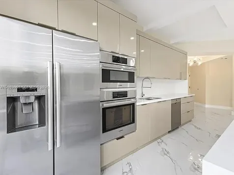 3900 Island Boulevard Aventura FL 33160