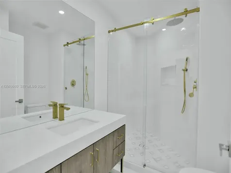 3900 Island Boulevard Aventura FL 33160