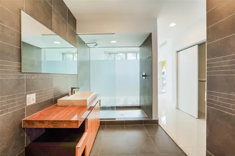 2100 Park Avenue Miami Beach FL 33139