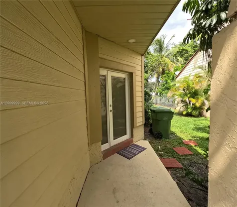 1211 SW 84th Terrace Pembroke Pines FL 33025