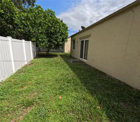 1211 SW 84th Terrace Pembroke Pines FL 33025