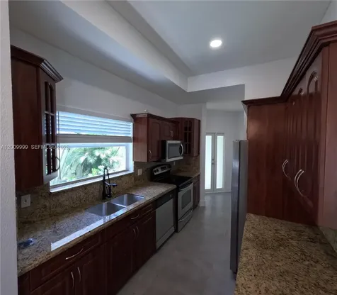 1211 SW 84th Terrace Pembroke Pines FL 33025
