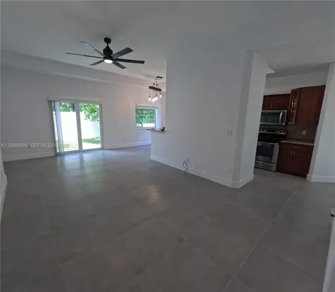 1211 SW 84th Terrace Pembroke Pines FL 33025
