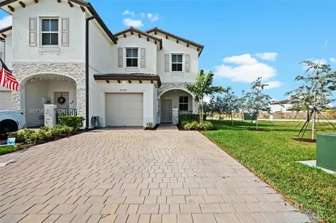 2400 SE 29th Street Homestead FL 33035