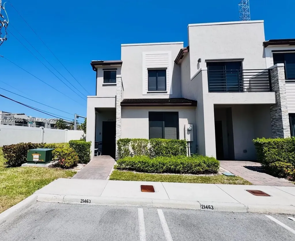 21463 NE 3rd Path Miami FL 33179