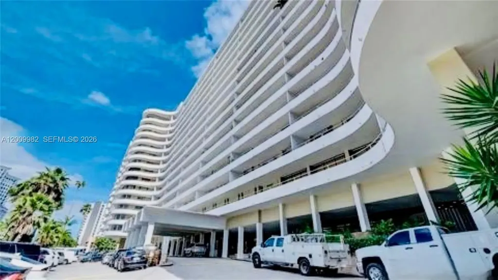 5555 Collins Avenue Miami Beach FL 33140
