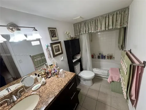 8225 Lake Drive Doral FL 33166