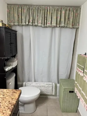 8225 Lake Drive Doral FL 33166