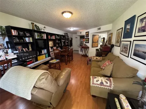8225 Lake Drive Doral FL 33166