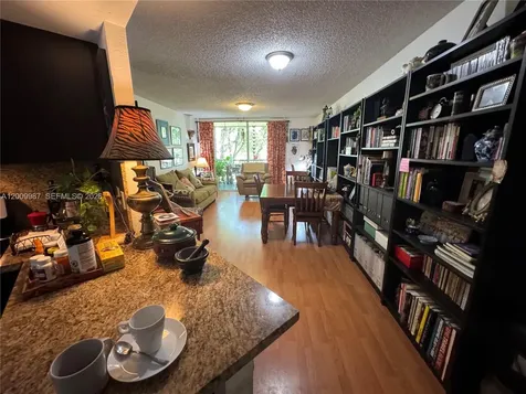 8225 Lake Drive Doral FL 33166