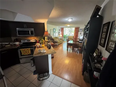 8225 Lake Drive Doral FL 33166