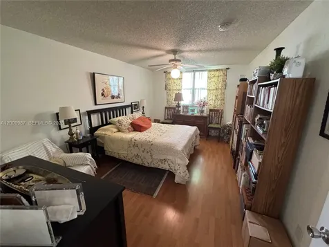 8225 Lake Drive Doral FL 33166