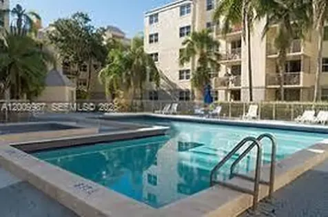 8225 Lake Drive Doral FL 33166