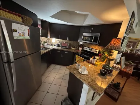 8225 Lake Drive Doral FL 33166