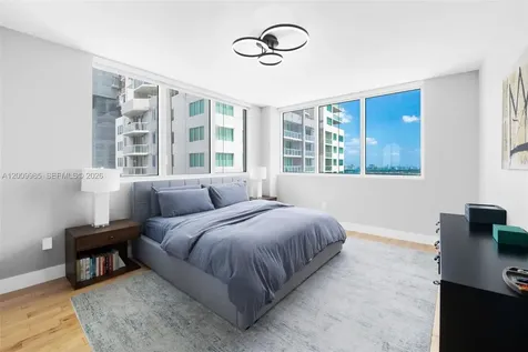 253 NE 2nd Street Miami FL 33132