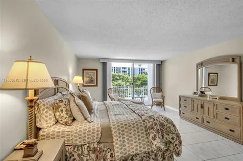 600 Grapetree Drive Key Biscayne FL 33149