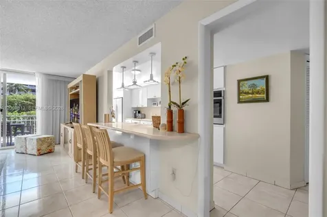 600 Grapetree Drive Key Biscayne FL 33149