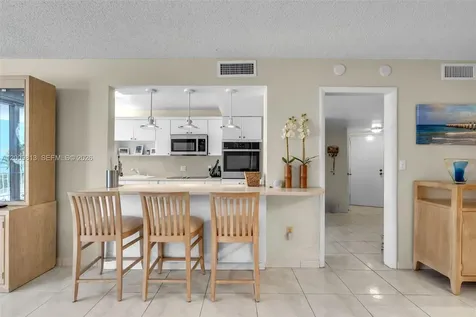 600 Grapetree Drive Key Biscayne FL 33149