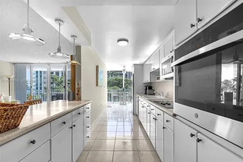 600 Grapetree Drive Key Biscayne FL 33149