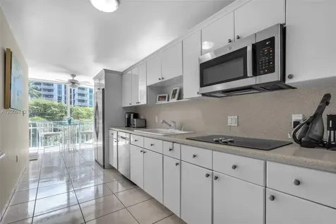 600 Grapetree Drive Key Biscayne FL 33149
