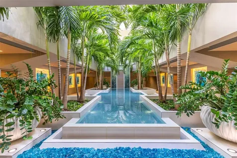 600 Grapetree Drive Key Biscayne FL 33149