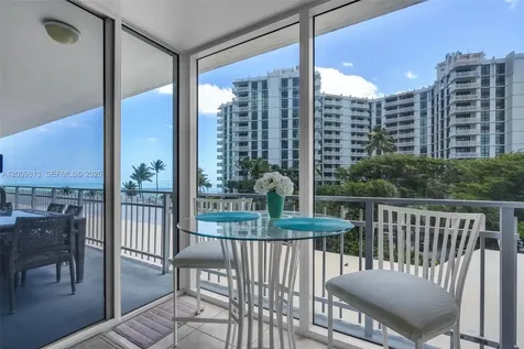 600 Grapetree Drive Key Biscayne FL 33149