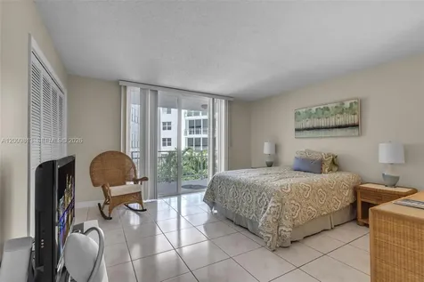 600 Grapetree Drive Key Biscayne FL 33149
