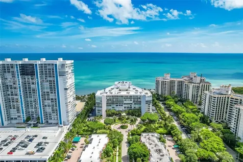 600 Grapetree Drive Key Biscayne FL 33149