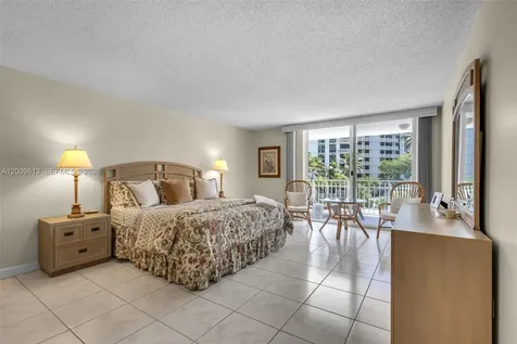600 Grapetree Drive Key Biscayne FL 33149