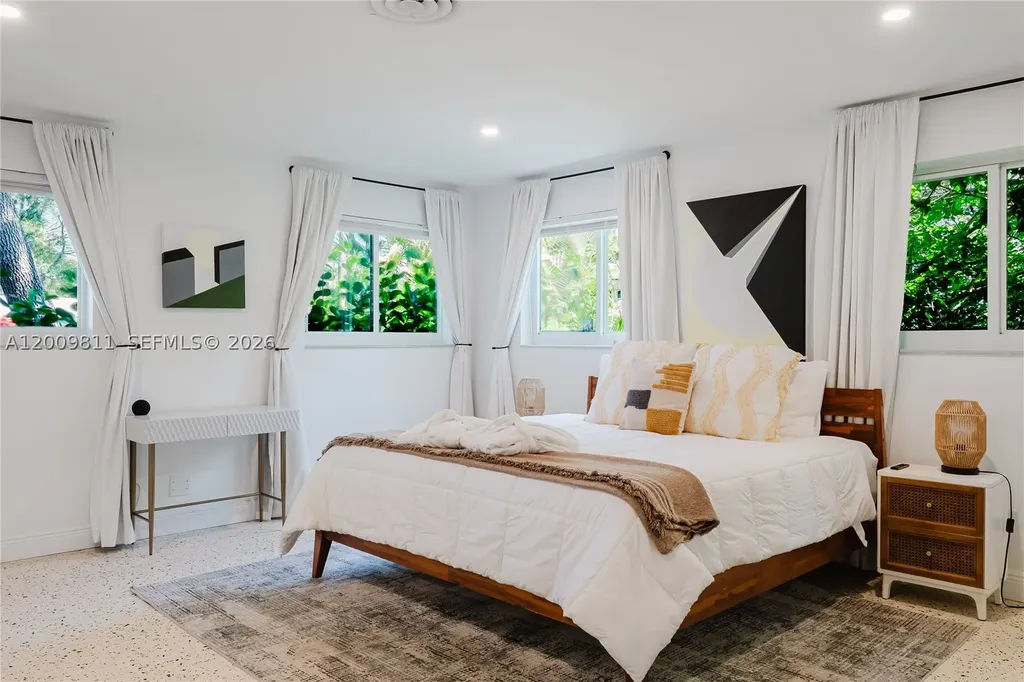 1106 N 13th Court Hollywood FL 33019
