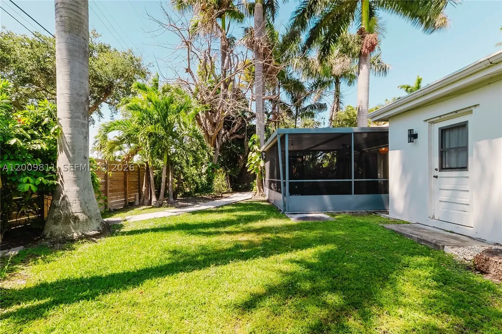 1106 N 13th Court Hollywood FL 33019