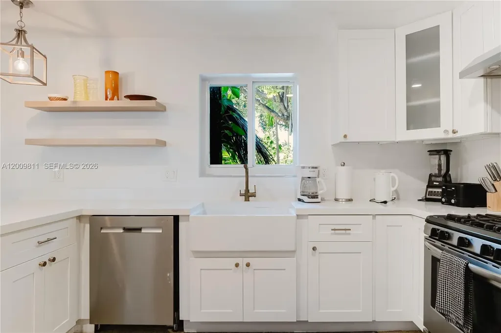 1106 N 13th Court Hollywood FL 33019
