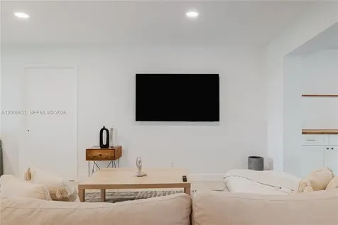 1106 N 13th Court Hollywood FL 33019