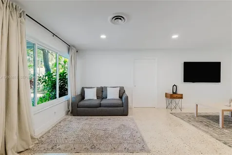 1106 N 13th Court Hollywood FL 33019