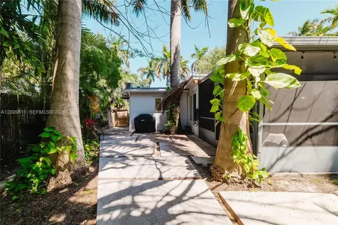 1106 N 13th Court Hollywood FL 33019