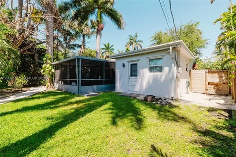 1106 N 13th Court Hollywood FL 33019