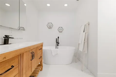 1106 N 13th Court Hollywood FL 33019