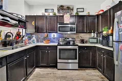 560 SE 33rd Terrace Homestead FL 33033