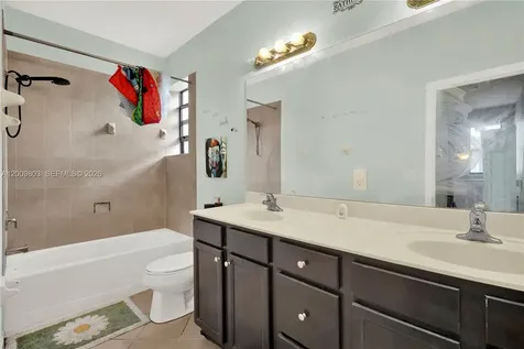560 SE 33rd Terrace Homestead FL 33033