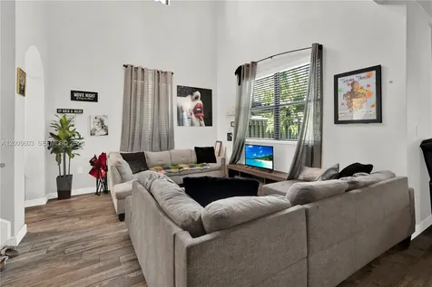 560 SE 33rd Terrace Homestead FL 33033