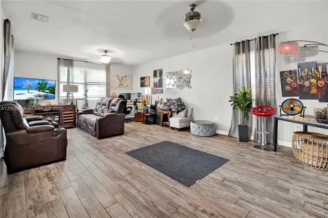 560 SE 33rd Terrace Homestead FL 33033