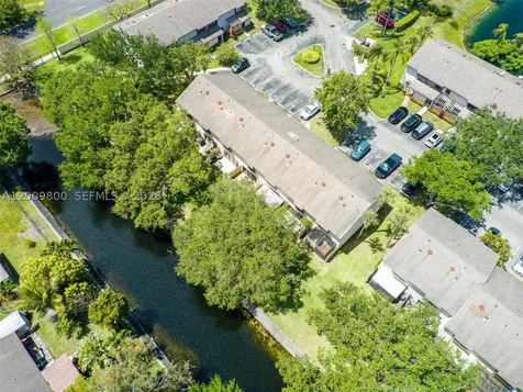 4715 NW 82nd Avenue Lauderhill FL 33351